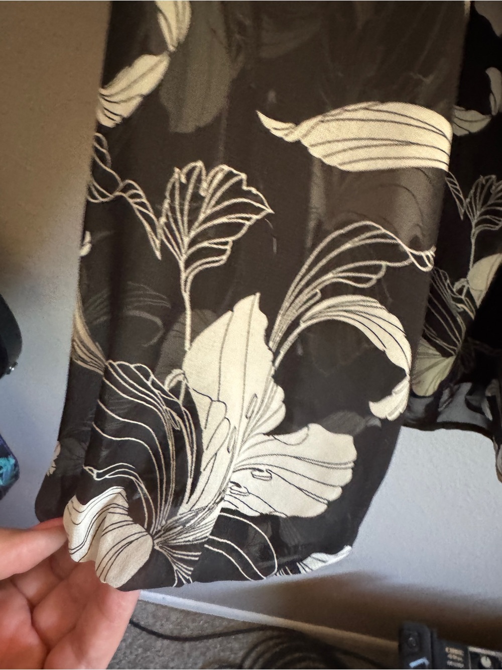 Women’s Black & White Floral Blouse - Elegant Lightweight Top - Picture 4 of 6